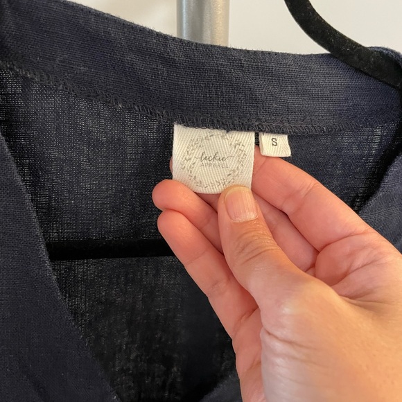 Buttoned peplum top 🇨🇦 - Picture 4 of 6